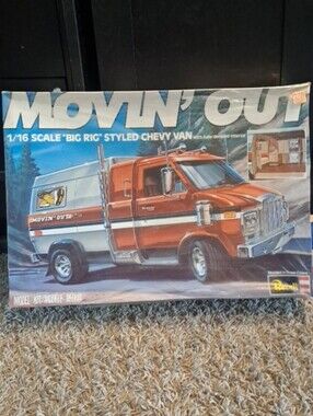Revell Movin' Out 1/16 Scale "Big Rig" Styled Chevy Van Model Kit Plastic Sealed